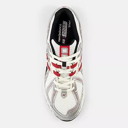 Mens 1906R Sneaker in Silver Metallic and Crimson