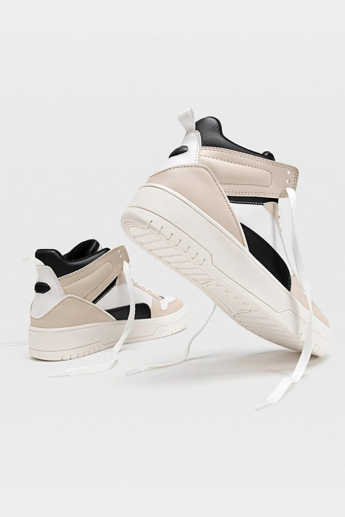High Ankle Sports Shoes with Decorative Pieces