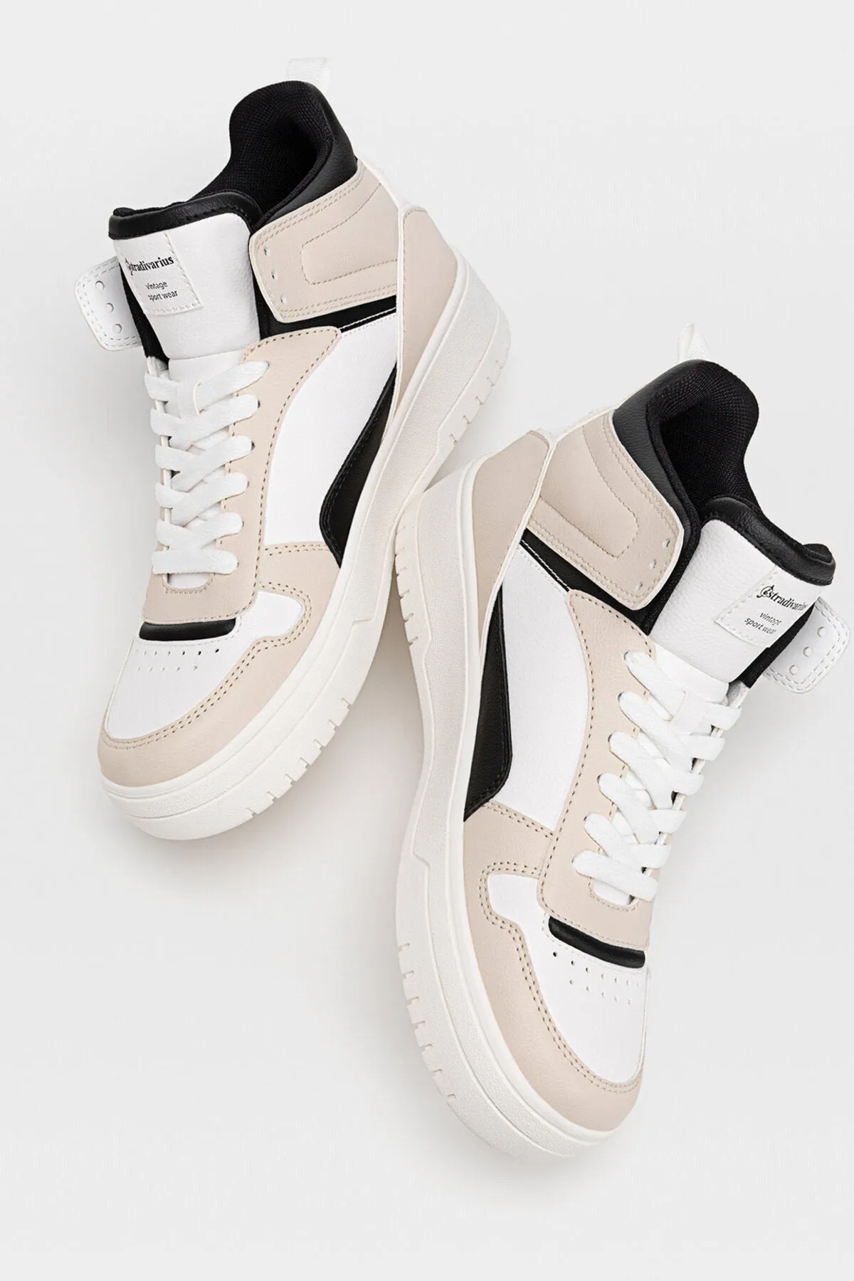 High Ankle Sports Shoes with Decorative Pieces