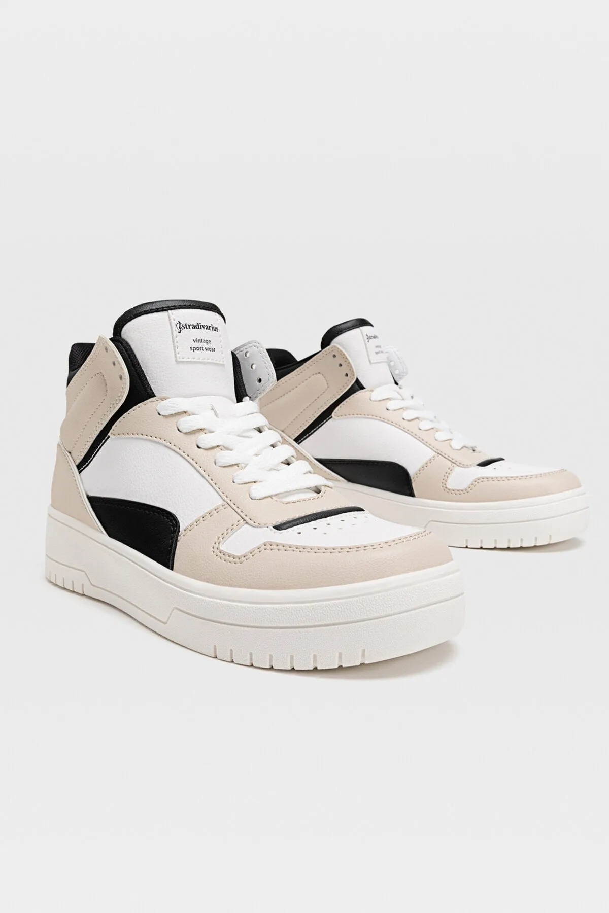 High Ankle Sports Shoes with Decorative Pieces
