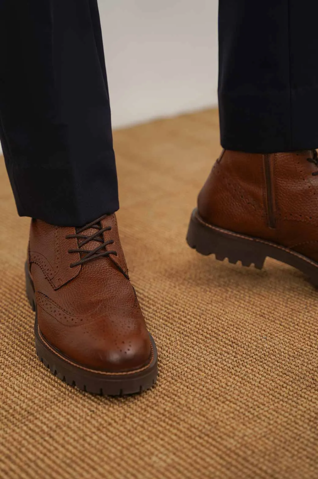 HIGH-TOP LEATHER BROGUES