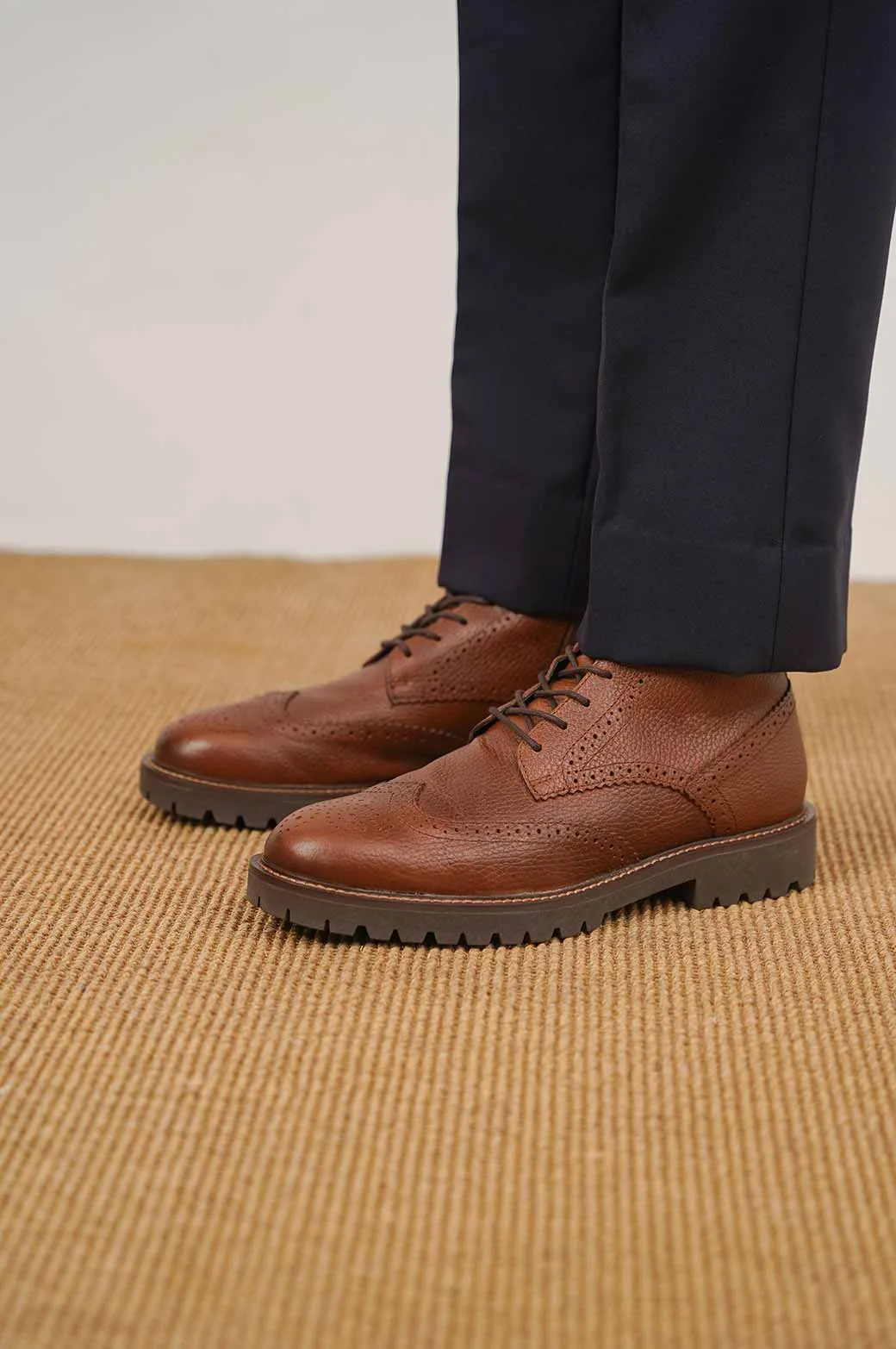 HIGH-TOP LEATHER BROGUES